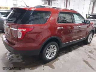 2014 Ford Explorer XLT with VIN 1FM5K8D89EGA17579, listed as a IAAI auction lot 40903918 with 127,780 mi miles. Bid and sale history available at carsss.com. Image 4.