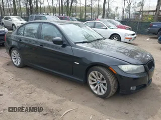 2011 BMW 3 Series 328i with VIN WBAPH7C51BE678914, listed as a IAAI auction lot 41945556 with 171,271 mi miles. Bid and sale history available at carsss.com. Image 1.