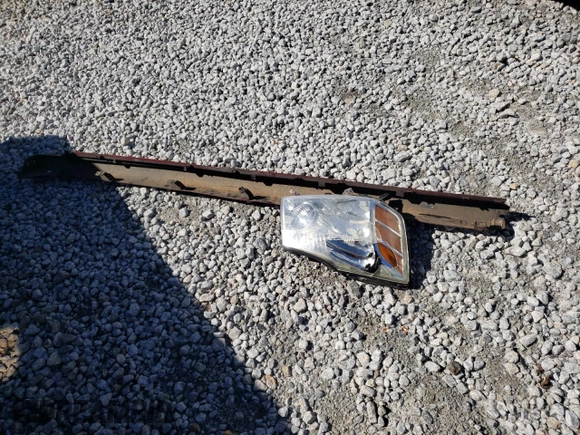 2006 Nissan Titan SE z VIN 1N6BA06A76N560001, wystawiony jako Copart lot #48565925 z przebiegiem 154 696 mil mil oraz Szkoda całkowita • Salvage title. Historia ofert i sprzedaży dostępna na DreamBid. Obrazek 12.
