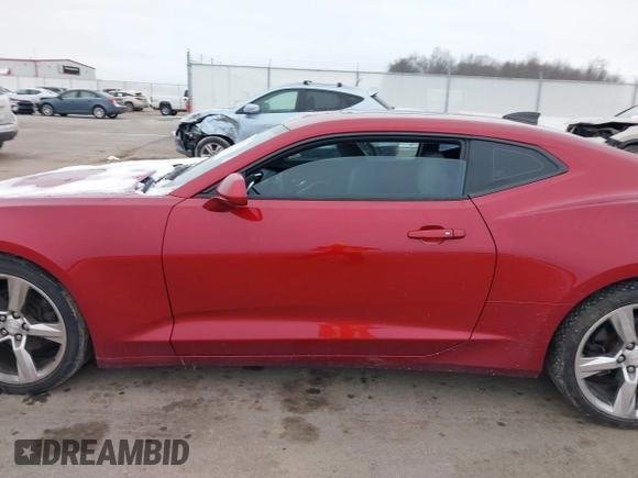 2017 Chevrolet Camaro 1LT z VIN 1G1FB1RS9H0124237, wystawiony jako IAAI lot #41631133 z przebiegiem 98 394 mil mil oraz . Historia ofert i sprzedaży dostępna na DreamBid. Obrazek 14.