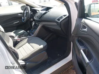 2015 Ford Escape SE with VIN 1FMCU9GX5FUB15747, listed as a IAAI auction lot 41741531 with 95,027 mi miles. Bid and sale history available at carsss.com. Image 5.
