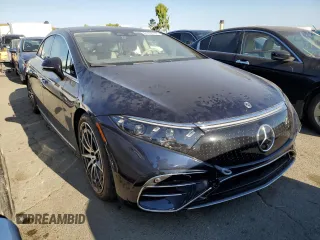 2022 Mercedes-Benz EQS with VIN W1KCG2DB1NA015422, listed as a Copart auction lot 61472114 with 13,429 mi miles and Salvage Title. Bid and sale history available at carsss.com. Image 4.
