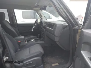 2008 Jeep Commander Sport z VIN 1J8HG48N98C230595, wystawiony jako IAAI lot #42469368 z przebiegiem 194 173 mil mil oraz . Historia ofert i sprzedaży dostępna na DreamBid. Obrazek 5.