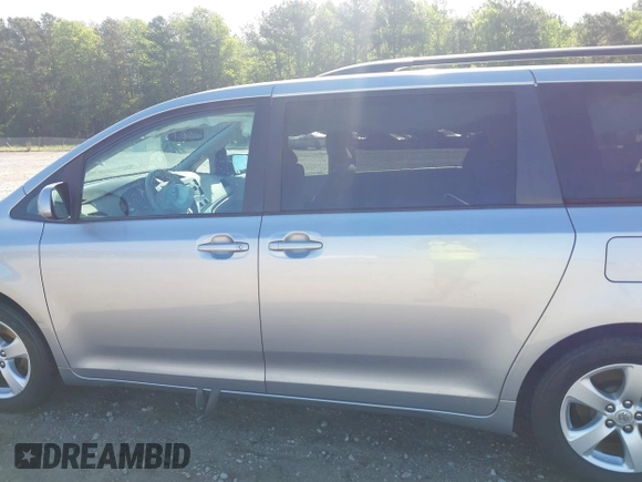 2012 Toyota Sienna LE AAS с VIN 5TDKK3DC5CS207090, выставлен на аукционе IAAI как лот 42100711 с пробегом 139 638 миль миль и . История ставок и продаж доступна на DreamBid. Изображение 14.