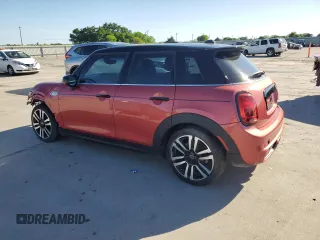2021 MINI Hardtop 4 Door Cooper S z VIN WMWXU9C08M2N29397, wystawiony jako Copart lot #54247915 z przebiegiem 8654 mil mil oraz Szkody całkowita. Historia ofert i sprzedaży dostępna na DreamBid. Obrazek 2.
