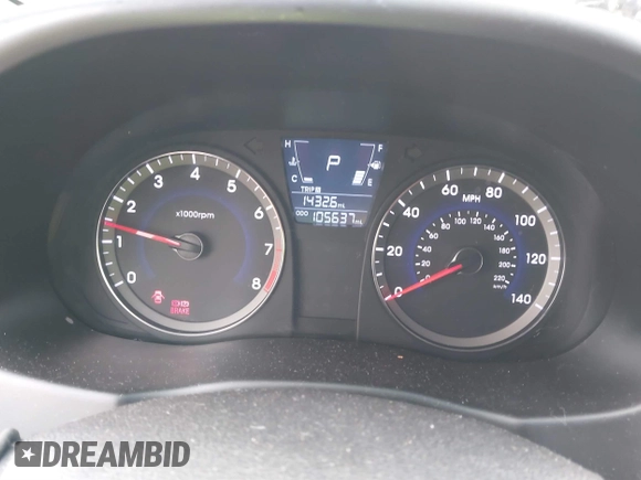 2013 Hyundai Accent SE z VIN KMHCU5AE1DU079830, wystawiony jako IAAI lot #41529695 z przebiegiem 105 637 mil mil oraz . Historia ofert i sprzedaży dostępna na DreamBid. Obrazek 7.