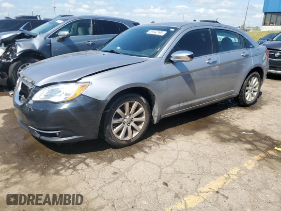 2014 Chrysler 200 Limited z VIN 1C3CCBCG2EN107848, wystawiony jako Copart lot #56942195 z przebiegiem 87 833 mil mil oraz Czysty tytuł • Clean title. Historia ofert i sprzedaży dostępna na DreamBid. Obrazek 1.