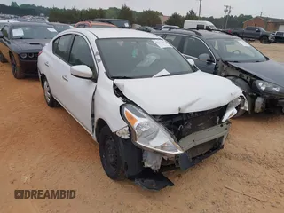 2019 Nissan Versa SV z VIN 3N1CN7AP9KL842119, wystawiony jako IAAI lot #42117192 z przebiegiem 102 475 mil mil oraz . Historia ofert i sprzedaży dostępna na DreamBid. Obrazek 1.