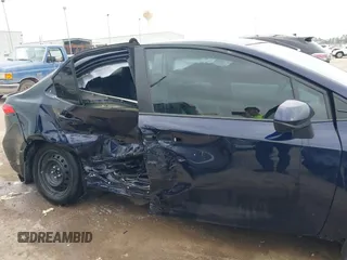 2025 Toyota Corolla LE z VIN 5YFB4MDE2SP242307, wystawiony jako IAAI lot #41869842 z przebiegiem 7079 mil mil oraz . Historia ofert i sprzedaży dostępna na DreamBid. Obrazek 14.