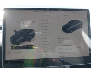 2024 Tesla Model Y с VIN 7SAYGDED1RF056306, выставлен на аукционе IAAI как лот 42683616 с пробегом 7 423 миль миль и . История ставок и продаж доступна на DreamBid. Изображение 7.