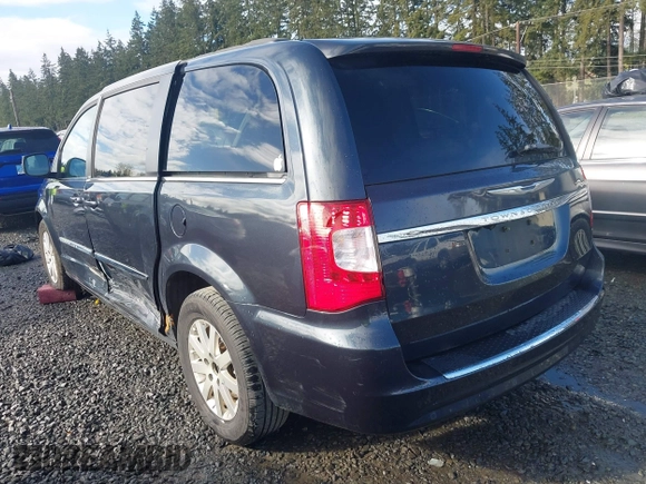 2013 Chrysler Town & Country Touring z VIN 2C4RC1BG9DR756341, wystawiony jako IAAI lot #41955275 z przebiegiem 155 463 mil mil oraz . Historia ofert i sprzedaży dostępna na DreamBid. Obrazek 3.