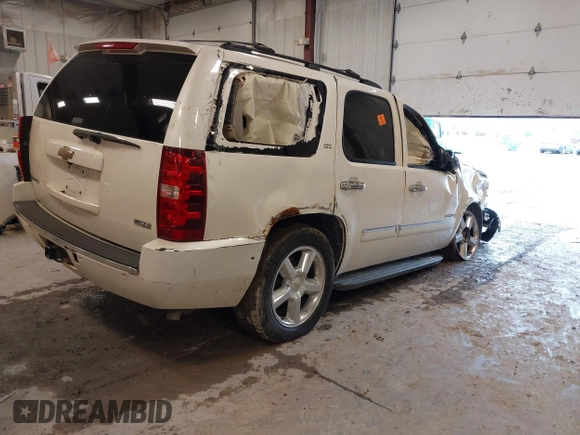2009 Chevrolet Tahoe LTZ z VIN 1GNFK33049R213387, wystawiony jako IAAI lot #42011796 z przebiegiem Nie podano mil oraz . Historia ofert i sprzedaży dostępna na DreamBid. Obrazek 4.