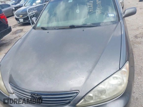 2006 Toyota Camry STD with VIN JTDBE32K163047233, listed as a IAAI auction lot 42088552 with 137,973 mi miles. Bid and sale history available at carsss.com. Image 6.