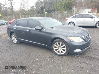 2009 Lexus LS 460 L z VIN JTHGL46F795034783, wystawiony jako IAAI lot #41434429 z przebiegiem 141 014 mil mil oraz . Historia ofert i sprzedaży dostępna na DreamBid. Obrazek 1.