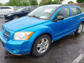 2009 Dodge Caliber SXT z VIN 1B3HB48A39D163685, wystawiony jako IAAI lot #42193202 z przebiegiem 97 479 mil mil oraz . Historia ofert i sprzedaży dostępna na DreamBid. Obrazek 2.