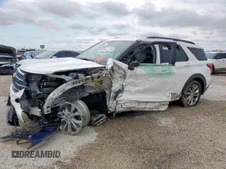 2022 Ford Explorer XLT z VIN 1FMSK7DH9NGA71395, wystawiony jako Copart lot #60721505 z przebiegiem Nie podano mil oraz Szkoda całkowita • Salvage title. Historia ofert i sprzedaży dostępna na DreamBid. Obrazek 1.