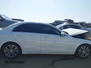 2017 Mercedes-Benz C 300 с VIN 55SWF4JB6HU188700, выставлен на аукционе IAAI как лот 42390502 с пробегом 105 653 миль миль и . История ставок и продаж доступна на DreamBid. Изображение 14.