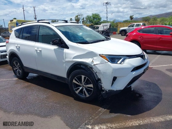 2018 Toyota RAV4 XLE with VIN 2T3WFREV1JW472786, listed as a IAAI auction lot 39980689 with 63,535 mi miles. Bid and sale history available at carsss.com. Image 1.