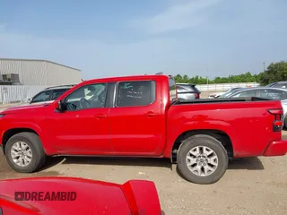 2023 Nissan Frontier Pro-X z VIN 1N6ED1EJ0PN667047, wystawiony jako IAAI lot #42639635 z przebiegiem 58 508 mil mil oraz . Historia ofert i sprzedaży dostępna na DreamBid. Obrazek 15.
