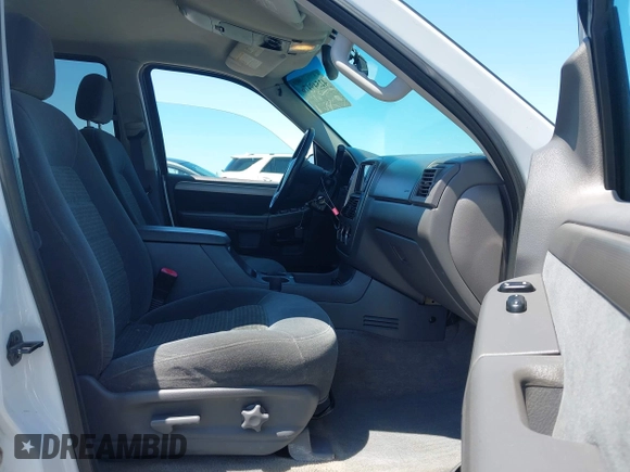 2003 Ford Explorer XLT z VIN 1FMZU73W83ZB23061, wystawiony jako IAAI lot #42549476 z przebiegiem 221 146 mil mil oraz . Historia ofert i sprzedaży dostępna na DreamBid. Obrazek 5.