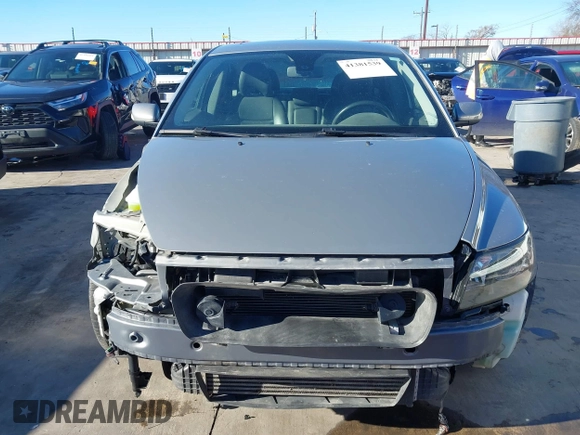 2005 Volvo S40 with VIN YV1MS682352101690, listed as a IAAI auction lot 41381539 with 104,494 mi miles. Bid and sale history available at carsss.com. Image 13.