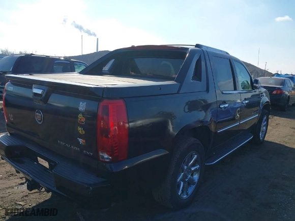 2007 Cadillac Escalade EXT with VIN 3GYFK62837G217018, listed as a IAAI auction lot 41340466 with 260656 miles. Bid and sale history available at carsss.com. Image 4.