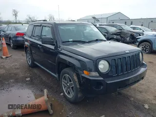 2009 Jeep Patriot Sport z VIN 1J4FF28B89D101247, wystawiony jako IAAI lot #42012967 z przebiegiem 92 297 mil mil oraz . Historia ofert i sprzedaży dostępna na DreamBid. Obrazek 1.