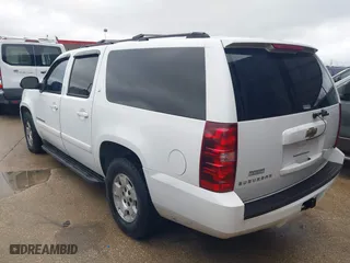 2007 Chevrolet Suburban LT with VIN 3GNFC16007G185565, listed as a IAAI auction lot 41555894 with 1 mi miles. Bid and sale history available at carsss.com. Image 3.