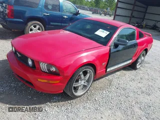 2006 Ford Mustang GT Deluxe with VIN 1ZVFT82H865265969, listed as a IAAI auction lot 42090770 with 237,231 mi miles. Bid and sale history available at carsss.com. Image 17.