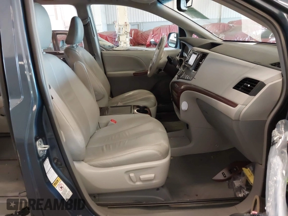 2014 Toyota Sienna Limited with VIN 5TDDK3DC6ES076022, listed as a IAAI auction lot 42174440 with 112,630 mi miles and . Bid and sale history available at DreamBid. Image 5.