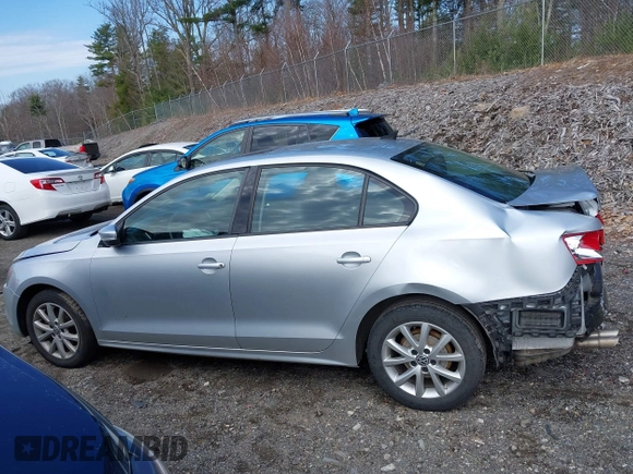 2011 Volkswagen Jetta SE z VIN 3VWDZ7AJ9BM367581, wystawiony jako IAAI lot #42032765 z przebiegiem 136 472 mil mil oraz . Historia ofert i sprzedaży dostępna na DreamBid. Obrazek 15.