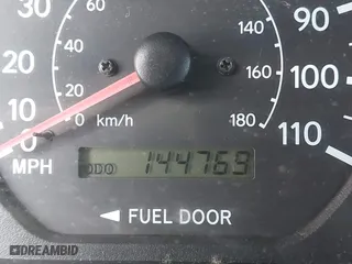 1998 Toyota Sienna LE with VIN 4T3ZF13C1WU052050, listed as a IAAI auction lot 41921780 with 144,769 mi miles. Bid and sale history available at carsss.com. Image 12.