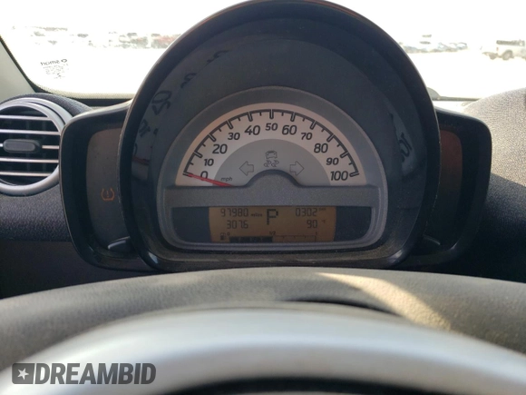 2014 Smart fortwo Pure z VIN WMEEJ3BA8EK742332, wystawiony jako Copart lot #44252235 z przebiegiem 97 980 mil mil oraz Czysty tytuł • Clean title. Historia ofert i sprzedaży dostępna na DreamBid. Obrazek 9.
