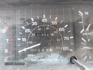 1991 Toyota Pickup DX z VIN JT4RN81P8M5123864, wystawiony jako IAAI lot #38084991 z przebiegiem 319 627 mil mil oraz . Historia ofert i sprzedaży dostępna na DreamBid. Obrazek 7.