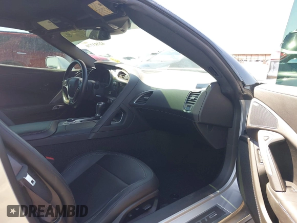 2016 Chevrolet Corvette Z06 2LZ z VIN 1G1YS2D64G5612988, wystawiony jako IAAI lot #42283770 z przebiegiem 22 382 mil mil oraz . Historia ofert i sprzedaży dostępna na DreamBid. Obrazek 5.