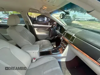 2011 Lincoln MKZ Hybrid z VIN 3LNDL2L33BR759329, wystawiony jako Copart lot #58248155 z przebiegiem 131 927 mil mil oraz Tytuł czysty. Historia ofert i sprzedaży dostępna na DreamBid. Obrazek 5.