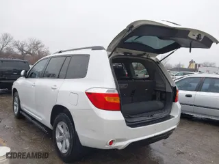 2010 Toyota Highlander SE with VIN 5TDJK3EH2AS010476, listed as a IAAI auction lot 41478894 with 268,632 mi miles. Bid and sale history available at carsss.com. Image 3.