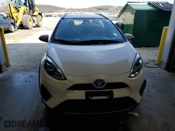2018 Toyota Prius One with VIN JTDKDTB33J1612680, listed as a Copart auction lot 53525895 with 107,899 mi miles and Clean Title. Bid and sale history available at DreamBid. Image 5.