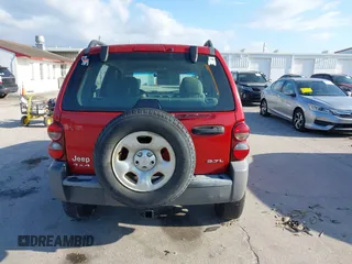 2005 Jeep Liberty Sport with VIN 1J4GL48K95W662399, listed as a IAAI auction lot 41900952 with 127,230 mi miles. Bid and sale history available at carsss.com. Image 17.