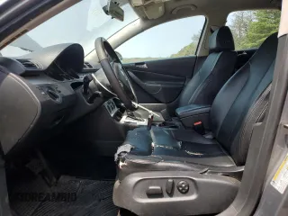 2008 Volkswagen Passat Komfort с VIN WVWAK73C68P082414, выставлен на аукционе Copart как лот 61903505 с пробегом 118 352 миль миль и Списание • Salvage title. История ставок и продаж доступна на DreamBid. Изображение 7.