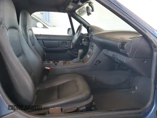 2002 BMW Z3 2.5 z VIN 4USCN33432LM06882, wystawiony jako Copart lot #57186805 z przebiegiem 117 834 mil mil oraz Czysty tytuł • Clean title. Historia ofert i sprzedaży dostępna na DreamBid. Obrazek 8.