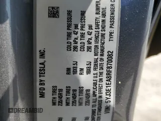 2024 Tesla Model 3 z VIN 5YJ3E1EA8RF870082, wystawiony jako Copart lot #51914895 z przebiegiem 4 353 mil mil oraz Szkoda całkowita • Salvage title. Historia ofert i sprzedaży dostępna na DreamBid. Obrazek 14.