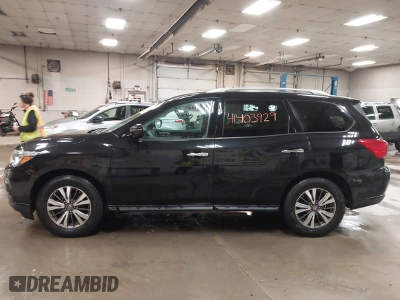 2017 Nissan Pathfinder SL with VIN 5N1DR2MM5HC636032, listed as a IAAI auction lot 41403929 with 160,232 mi miles. Bid and sale history available at carsss.com. Image 14.