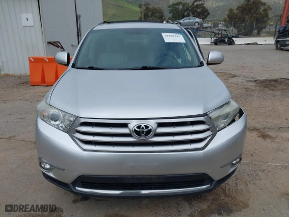 2013 Toyota Highlander with VIN 5TDZK3EHXDS103043, listed as a IAAI auction lot 41889515 with 83,976 mi miles. Bid and sale history available at carsss.com. Image 12.