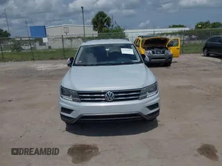 2018 Volkswagen Tiguan S с VIN 3VV1B7AX5JM097778, выставлен на аукционе IAAI как лот 42384582 с пробегом 244 180 миль миль и . История ставок и продаж доступна на DreamBid. Изображение 6.