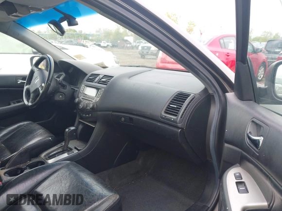 2006 Honda Accord EX-L z VIN 1HGCM56876A102556, wystawiony jako IAAI lot #42155187 z przebiegiem 241 901 mil mil oraz . Historia ofert i sprzedaży dostępna na DreamBid. Obrazek 5.