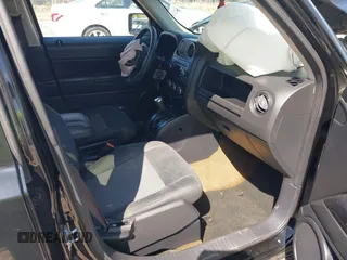 2016 Jeep Patriot Sport with VIN 1C4NJPBA5GD670258, listed as a IAAI auction lot 41979791 with 129,284 mi miles and . Bid and sale history available at carsss.com. Image 5.