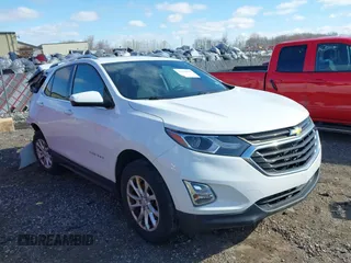 2018 Chevrolet Equinox LT z VIN 3GNAXSEV0JL105729, wystawiony jako IAAI lot #41975967 z przebiegiem 81 608 mil mil oraz . Historia ofert i sprzedaży dostępna na DreamBid. Obrazek 1.