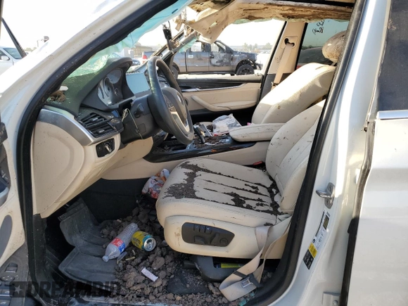 2016 BMW X5 xDrive35i z VIN 5UXKR0C57G0S87481, wystawiony jako Copart lot #49912815 z przebiegiem Nie podano mil oraz Nie do naprawy • Non repairable. Historia ofert i sprzedaży dostępna na DreamBid. Obrazek 7.