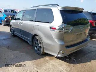 2015 Toyota Sienna SE с VIN 5TDXK3DC8FS665488, выставлен на аукционе IAAI как лот 42398692 с пробегом 110 446 миль миль и . История ставок и продаж доступна на DreamBid. Изображение 3.